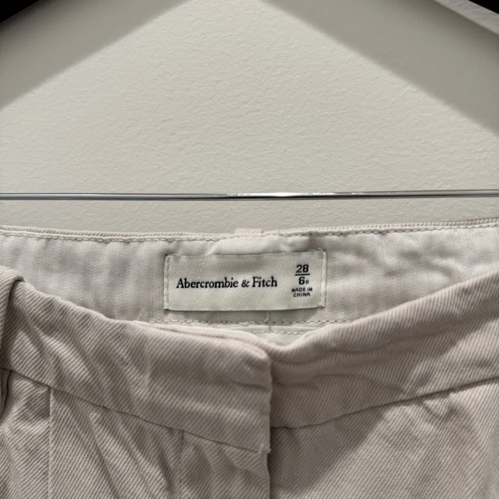 NWT Abercrombie & Fitch Pleated Cotton High Rise Wide Leg Trouser Tan
Size 28/6R - Picture 5 of 8